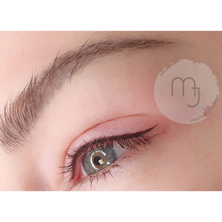 Eyeliner-classique-femme